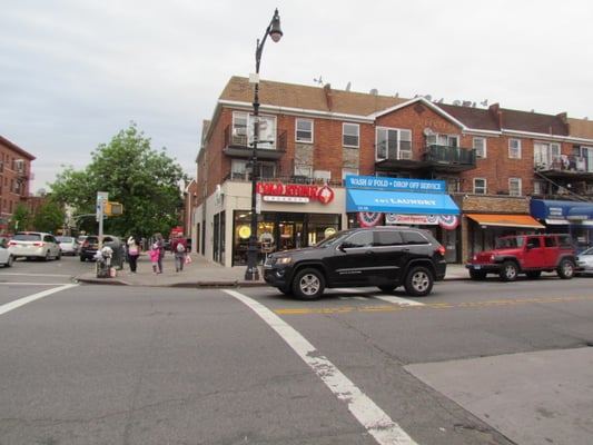 Cold Stone Creamery by null