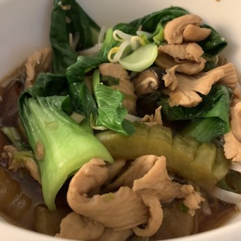 Up Thai - Kwaytiew Gai (Chicken Noodle) - Thai Near Me - New York, New York