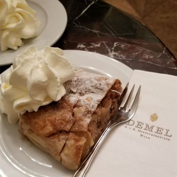 Demel - Apple strudel - Isd it suppose to be cold? - Cafes Near Me - Vienna, 9