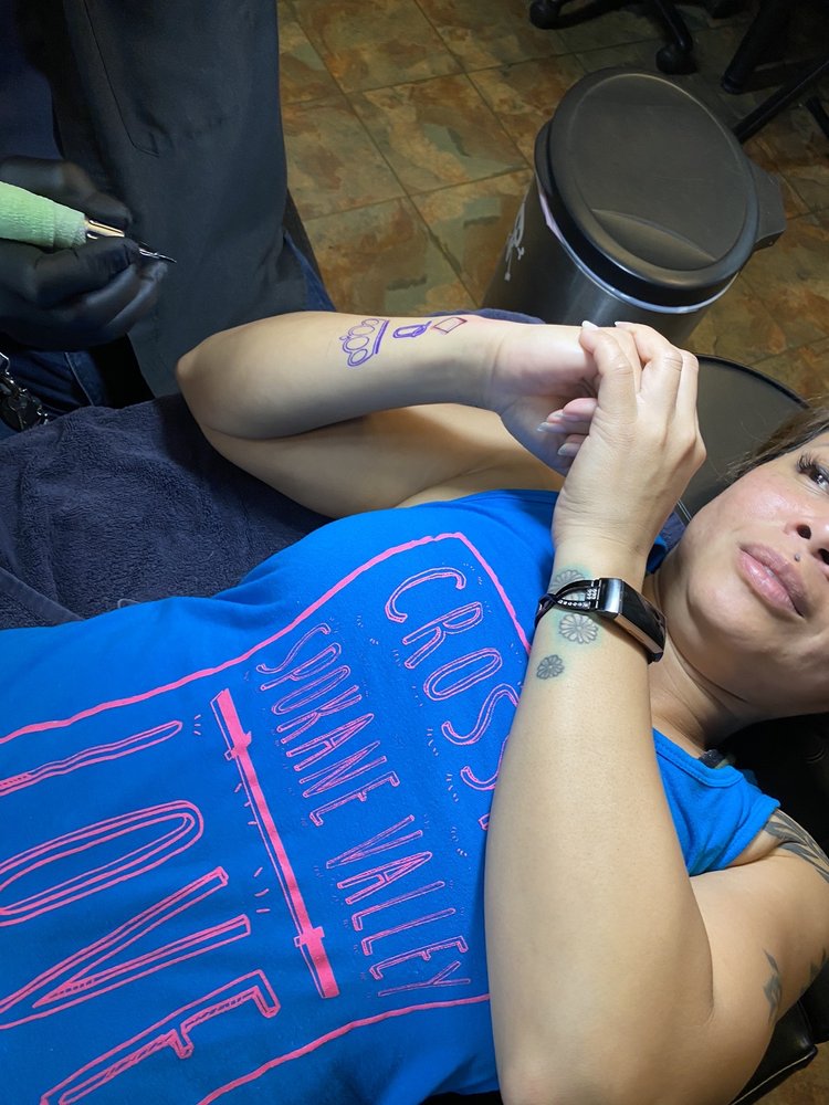 Lady Luck Tattoo Logo
