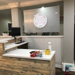 Midtown Family Wellness - Front desk