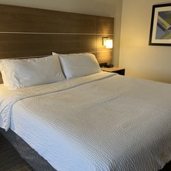 Holiday Inn Express & Suites Tulsa S Broken Arrow Hwy 51 - King size bed