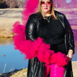 Fuschia tights with a fuschia smoke bomb