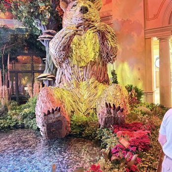 Bellagio - Flower garden bear - Hotels Near Me - Las Vegas, Nevada