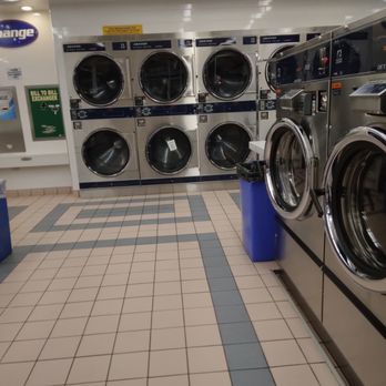 World's Largest Laundromat - Laundromat Near Me - Berwyn, Illinois World's Largest Laundromat - Laundromat Near Me - Berwyn, Illinois