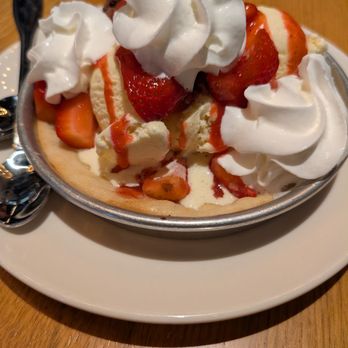 BJ's Restaurant & Brewhouse - Strawberry Shortcake Pizookie - New American Near Me - Downey, California