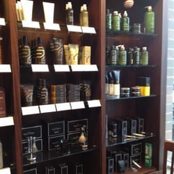 Roosters Men's Grooming Center