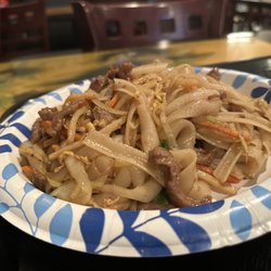 Kung Food - Chow fun or Ho fun noodles with beef, it's rice noodles stir fried with soy sauce with vegetables and a protein