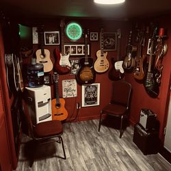 Absolute Music & Bulletproof Recording/Rehearsal Studio - Guitar lobby