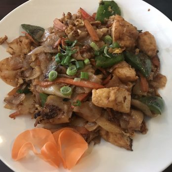 Cravin Thai - Drunken noodles with tofu - Thai Near Me - Hamburg, New Jersey