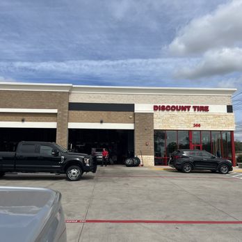Discount Tire - Main work bays at 366 location - Tires Near Me - Bulverde, Texas