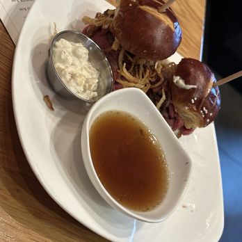 Cooper’s Hawk Winery & Restaurant - Sliders from happy hour - New American Near Me - Ashburn, Virginia Cooper’s Hawk Winery & Restaurant - Sliders from happy hour - New American Near Me - Ashburn, Virginia