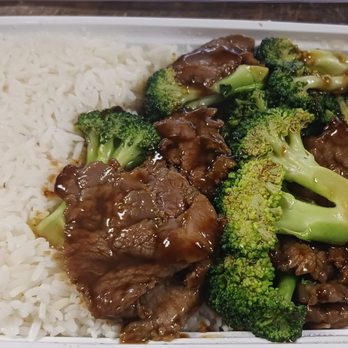 King Wok - Lunch special L3 - Beef W/ Broccoli  $8.45 Beef with Broccoli White Rice - Chinese Near Me - New York, New York