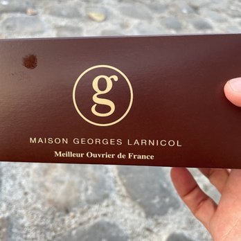 Maison Georges Larnicol - The kind of box you'd expect in France! - Chocolatiers & Shops Near Me - Paris, 75