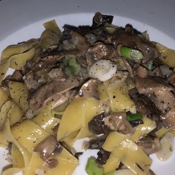Matto - Mushroom pasta - Italian Near Me - Quebec City, Quebec