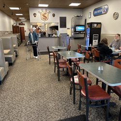 Sir Pizza - Dining area