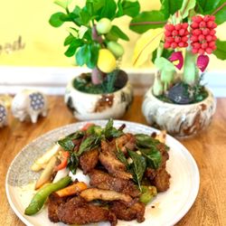 Fighting Fish Thai Cuisine - Crispy Chicken Basil