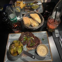 Le Confidentiel - Sirloin top. Ribeye bottom.
