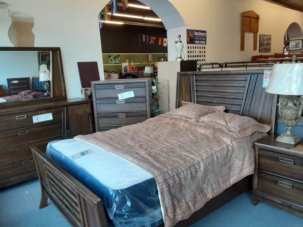 PITUSA FURNITURE AND BEDDING Updated September 2024 44 Photos 110 Washington Ave