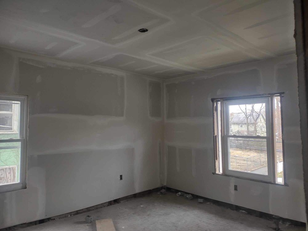 Slide of Aldana Tiles Construccion