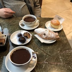 Pasticceria Perlini 1912 - Hot chocolate and pastries.