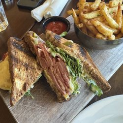 Milton Street Public House - Reuben and fries