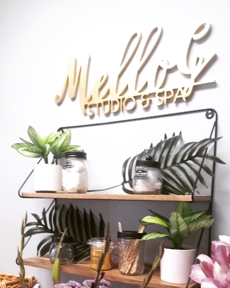 MelloG Studio And Spa Logo