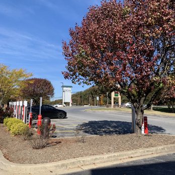 Tesla Supercharger - Supercharger - EV Charging Stations Near Me - Waldorf, Maryland Tesla Supercharger - Supercharger - EV Charging Stations Near Me - Waldorf, Maryland