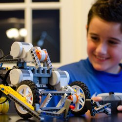 Snapology of Monmouth County, NJ - Snapology - We love working with the EV3 to create amazing robots.