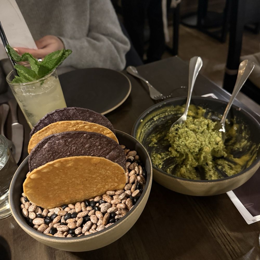 Matilda - Guacamole tatemado - Mexican Near Me - Chicago, Illinois Matilda - Guacamole tatemado - Mexican Near Me - Chicago, Illinois