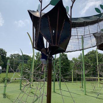 Meadowbrook Park - Cool, climbing set - Parks Near Me - Overland Park, Kansas Meadowbrook Park - Cool, climbing set - Parks Near Me - Overland Park, Kansas