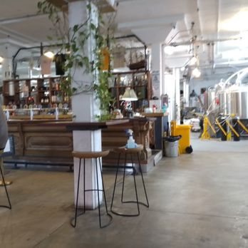 Willie The Boatman - Inside - Breweries Near Me - Saint Peters, NSW