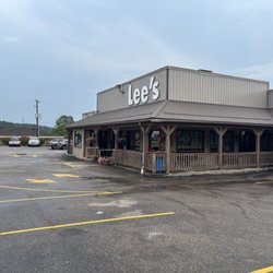 Mr Lee's Restaurant - Exterior view of restaurant.