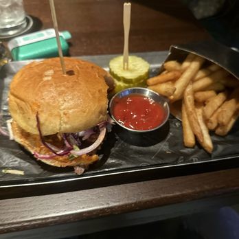 Puttshack - Louisville - Atlanta hot sandwich - Mini Golf Near Me - Louisville, Kentucky Puttshack - Louisville - Atlanta hot sandwich - Mini Golf Near Me - Louisville, Kentucky