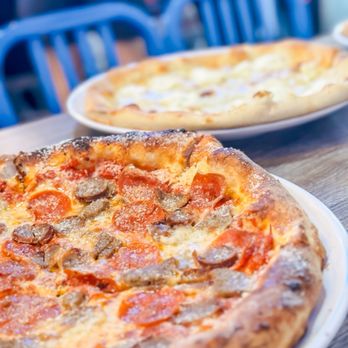 Tommy's Hideaway - Pizza Near Me - Gulfport, Florida