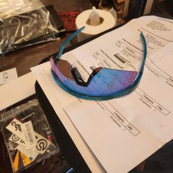 Oakley - Hydra glasses received wrong color lense, from oakley!!!!