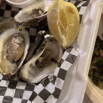 Half Shell Dockside - Bars Near Me - Apalachicola, Florida