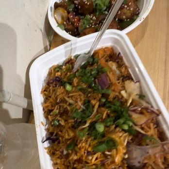 Momo Loco - fried rice and Dragon cauliflower - Dumplings Near Me - Toronto, Ontario Momo Loco - fried rice and Dragon cauliflower - Dumplings Near Me - Toronto, Ontario