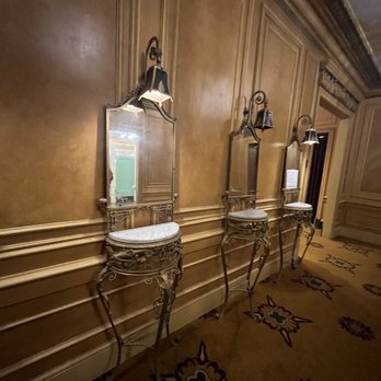 Shea's Performing Arts Center - Ladies lounge - Performing Arts Near Me - Buffalo, New York