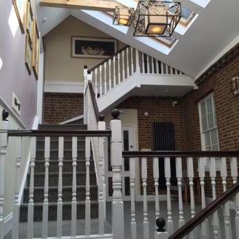 The George - Stairwell leading up to rooms. No elevator! Beautiful - Gastropubs Near Me - Baldock, HRT