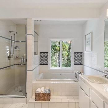 Alcosta Shower Door - Kitchen & Bath Near Me - San Ramon, California