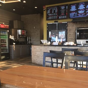 Smokin Chikin - Casual dining room with multiple large tables for groups. - Barbeque Near Me - Clarksville, Tennessee Smokin Chikin - Casual dining room with multiple large tables for groups. - Barbeque Near Me - Clarksville, Tennessee