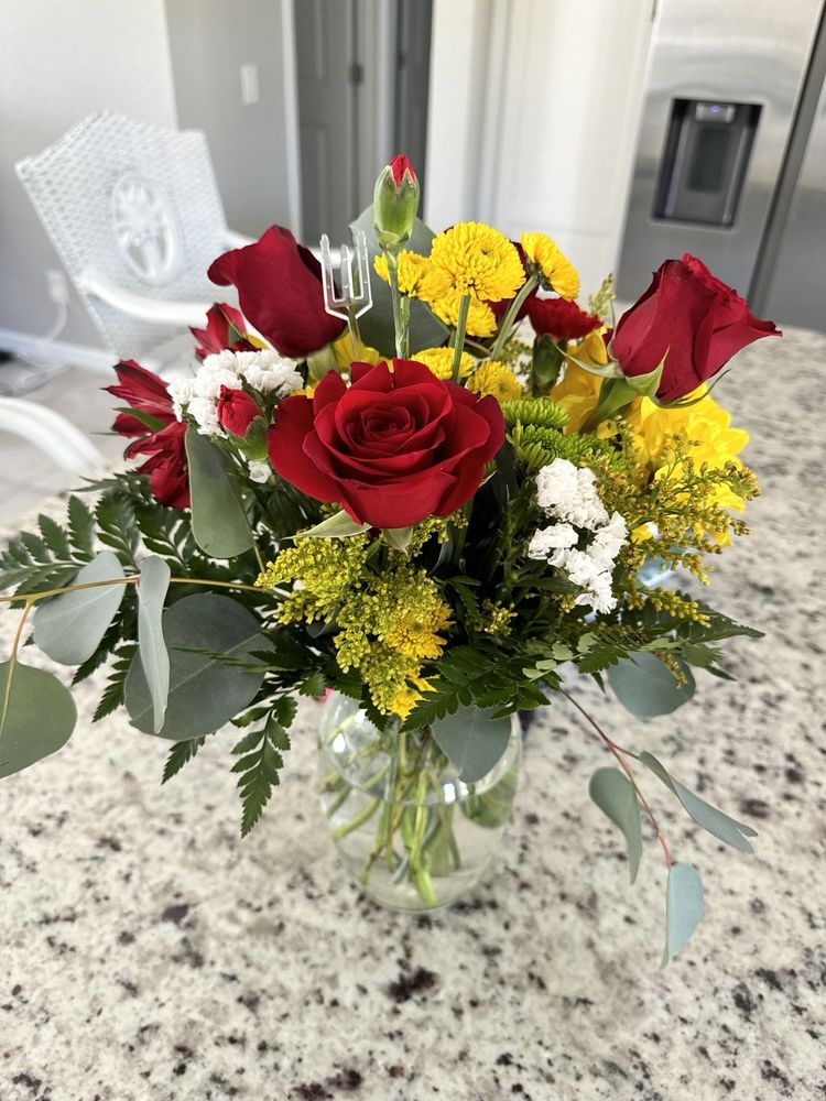 TULIPS FLOWER SHOP Updated September 2024 13 Photos & 15 Reviews