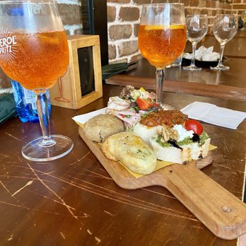 Bacaro al Ravano - Aperolspritz and appetizers - Sandwiches Near Me - Venezia, VE Bacaro al Ravano - Aperolspritz and appetizers - Sandwiches Near Me - Venezia, VE