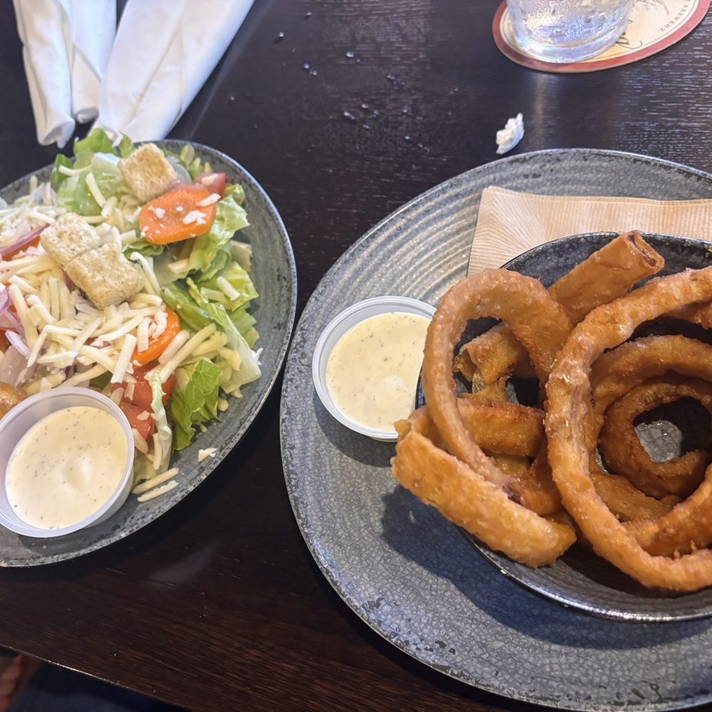 Boulder’s Bar & Grill - House salad and onion rings - Salad Near Me - High Point, North Carolina Boulder’s Bar & Grill - House salad and onion rings - Salad Near Me - High Point, North Carolina