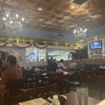 MoMo's Pasta - Dining area - Italian Near Me - Dallas, Texas MoMo's Pasta - Dining area - Italian Near Me - Dallas, Texas
