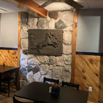 Dutchie’s - Warm dining room ambiance - Cheesesteaks Near Me - Scranton, Pennsylvania