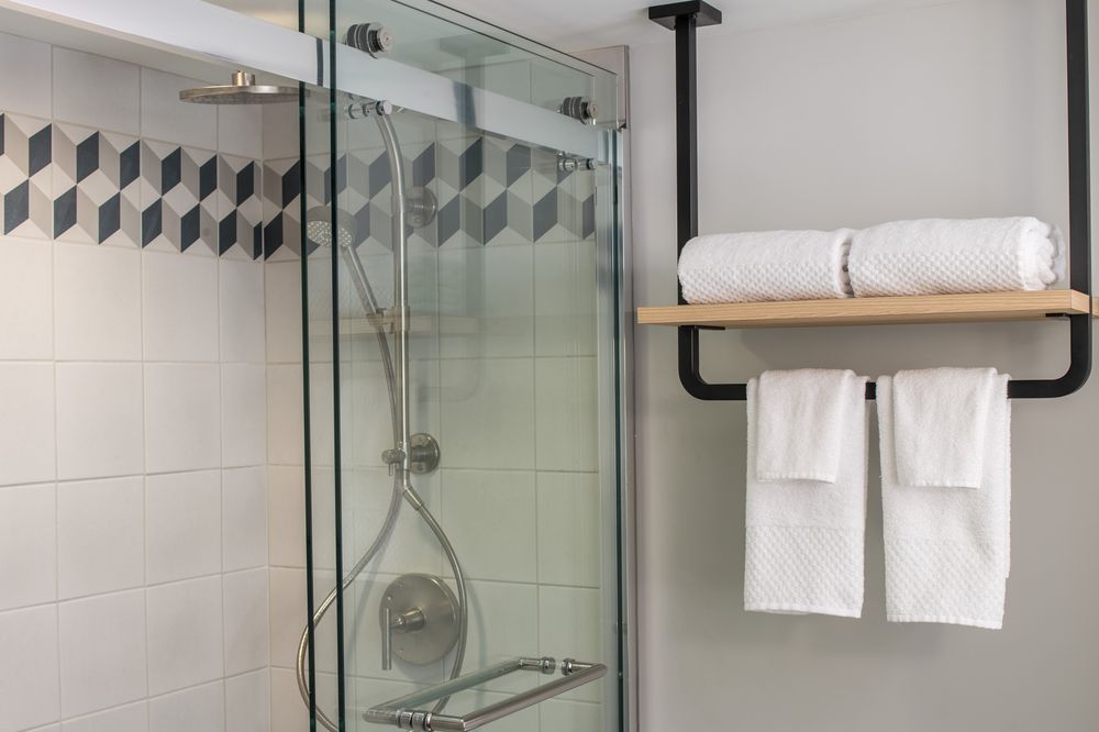 2 Queen Beds shower Yelp