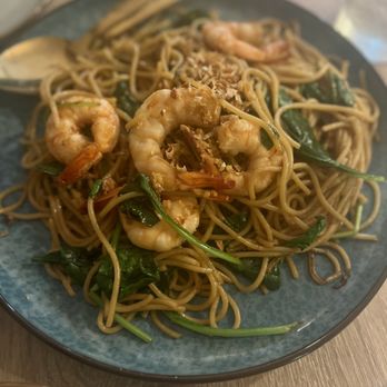 Rim Talay - Garlic noodles with shrimp - Thai Near Me - Long Beach, California Rim Talay - Garlic noodles with shrimp - Thai Near Me - Long Beach, California