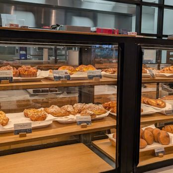 Paris Baguette - Bakeries Near Me - Glenview, Illinois Paris Baguette - Bakeries Near Me - Glenview, Illinois